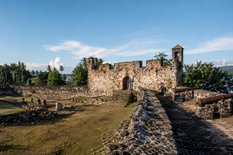 Benteng Liya, Wisata Sejarah di Wangi-Wangi yang Wajib Dikunjungi